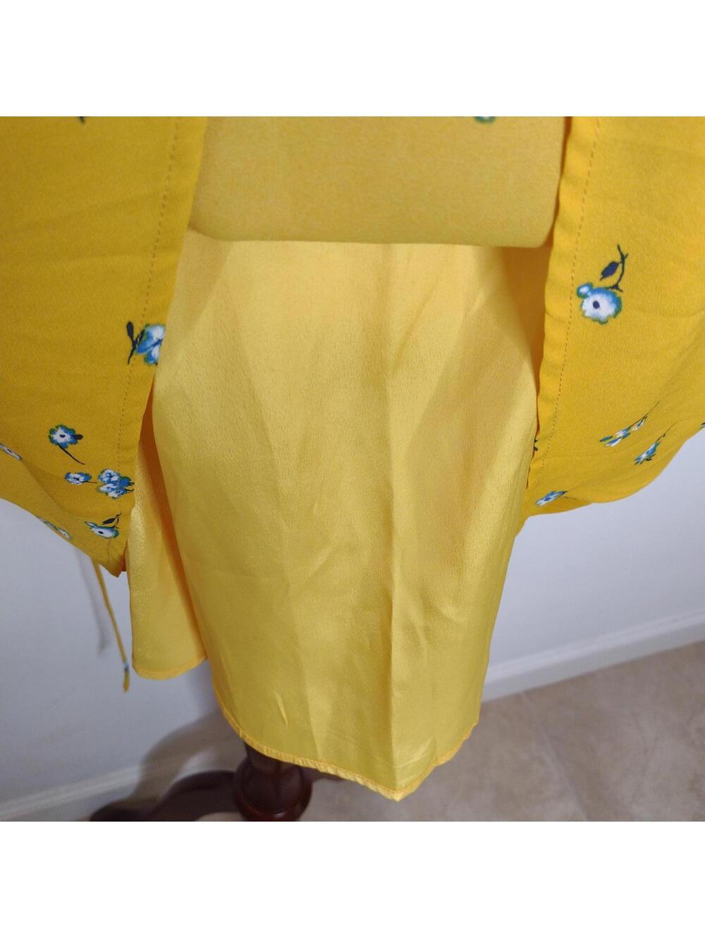 NWT Lulus Women's Yellow Floral Dress Size Small - Picture 9 of 11